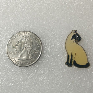 Vintage 1980s Siamese Cat Enamel Pin